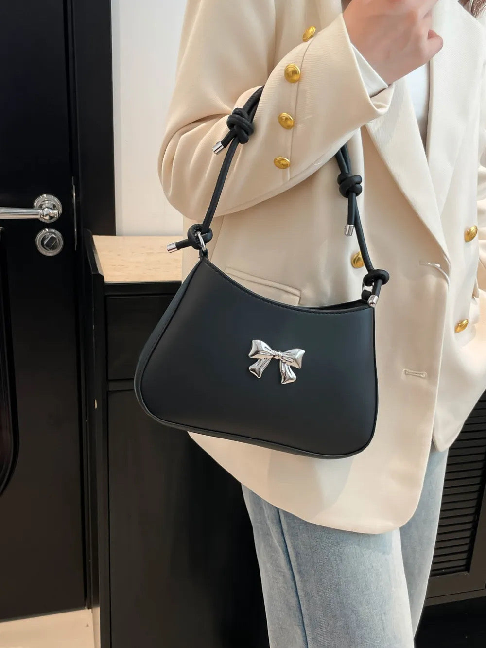 Simplicity bow knotted strap bag