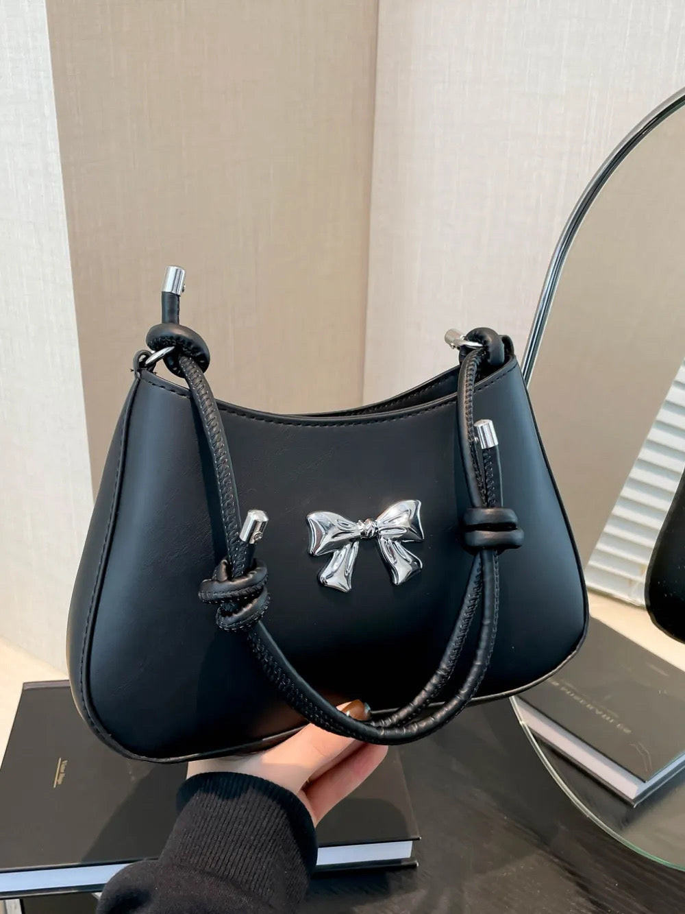 Simplicity bow knotted strap bag