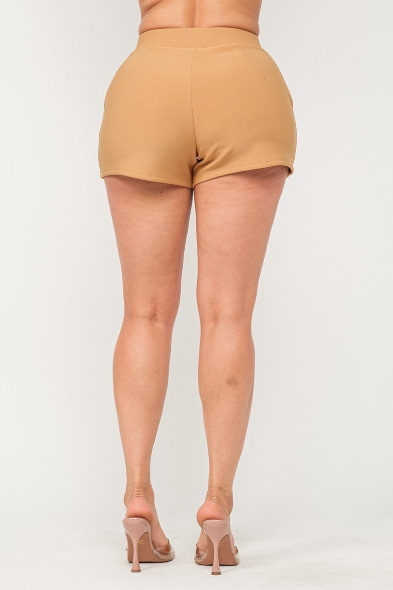 STRETCHY SCUBA SHORTS WITH BUCKLE AND SIDE POCKETS