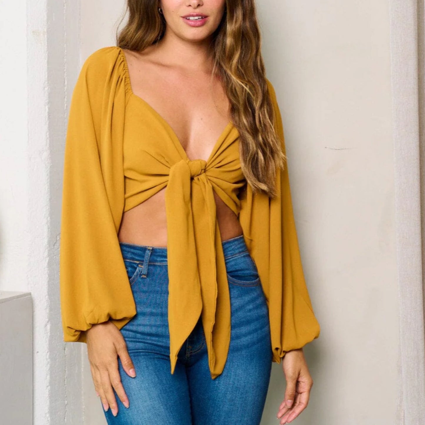 LONG SLEEVES FRONT TIE CROP TOP