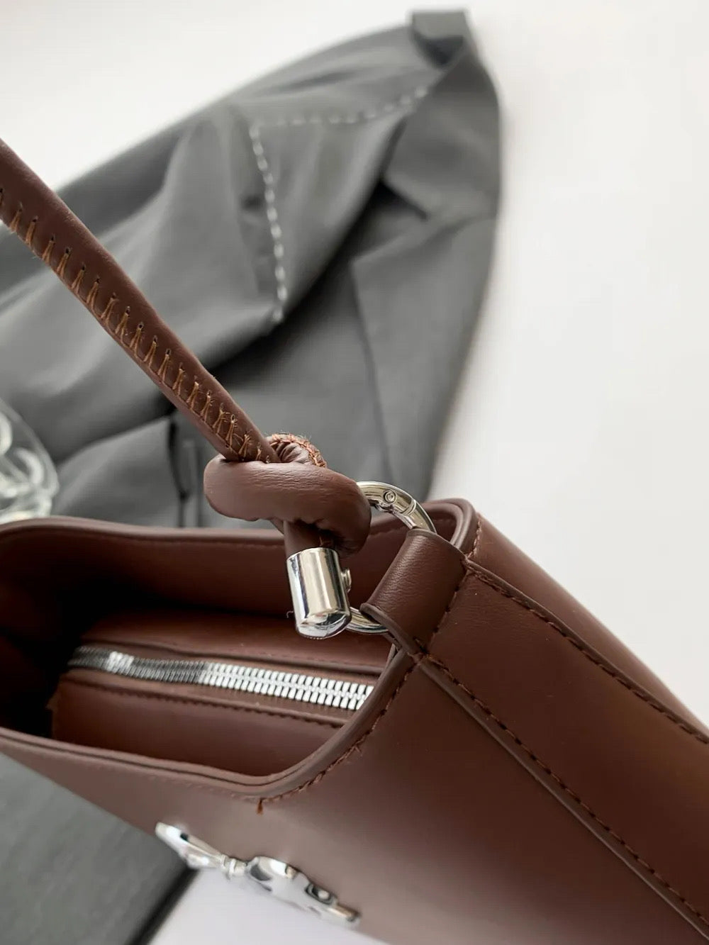 Simplicity bow knotted strap bag