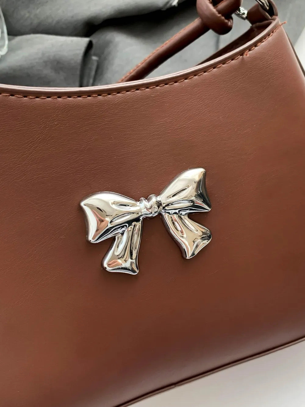Simplicity bow knotted strap bag